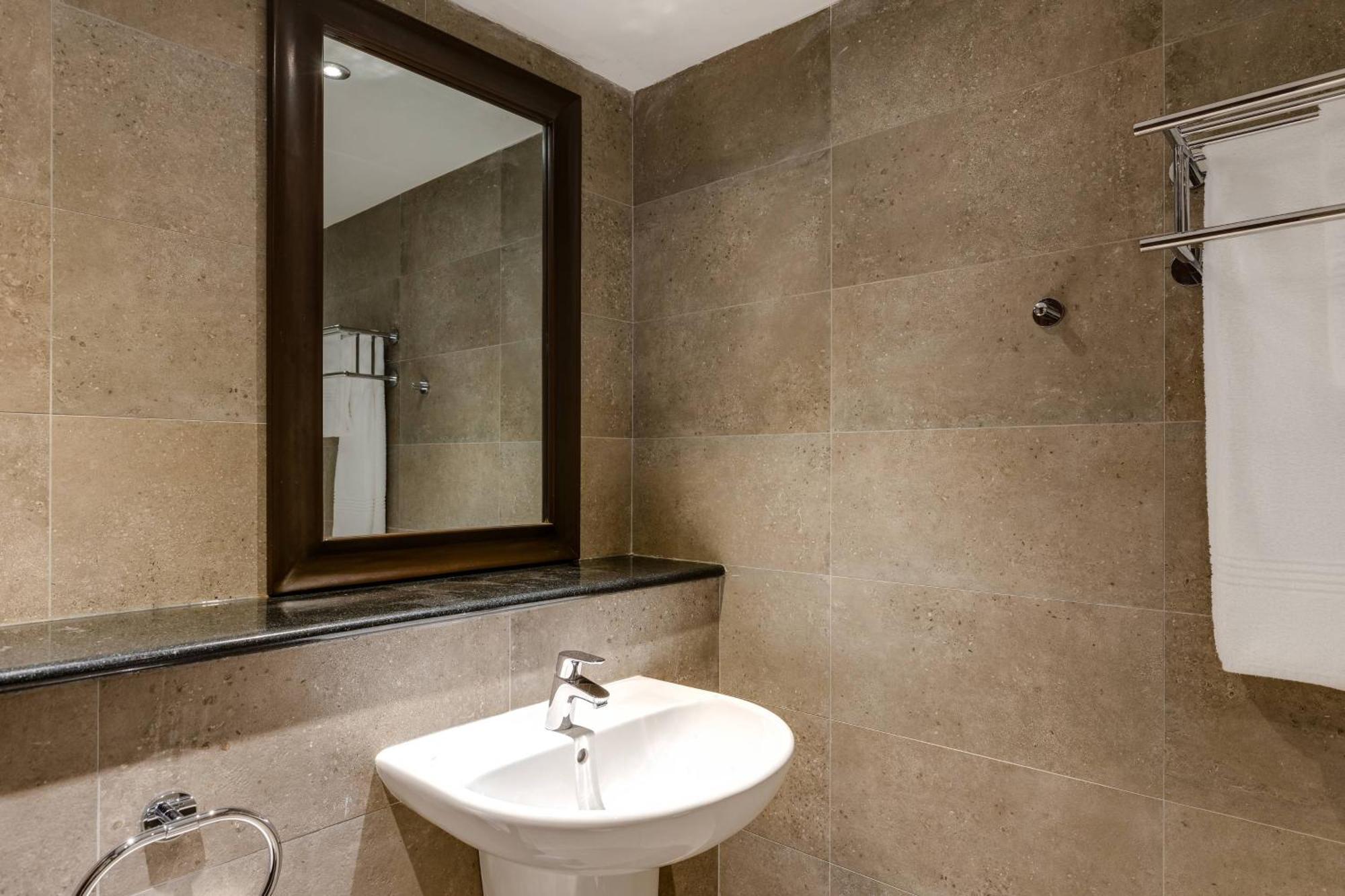 Protea Hotel By Marriott Owerri Select Extérieur photo